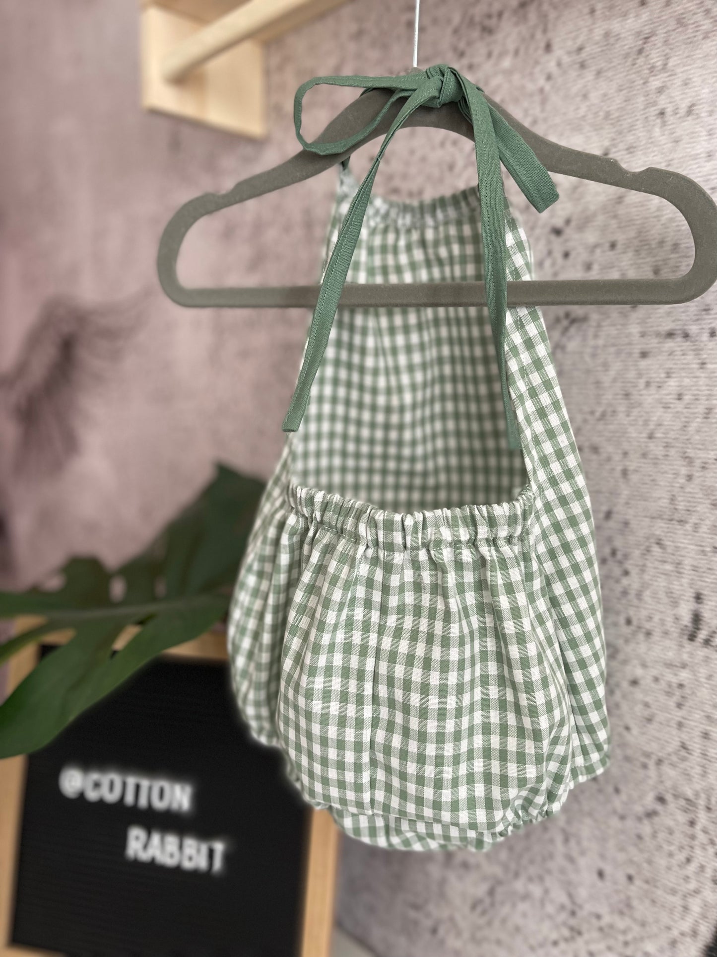 Ranita Picnic Green Halter