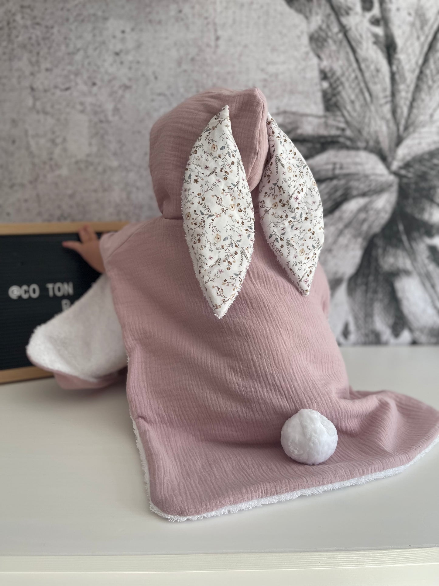 Poncho RaBBit Rosa empolvado