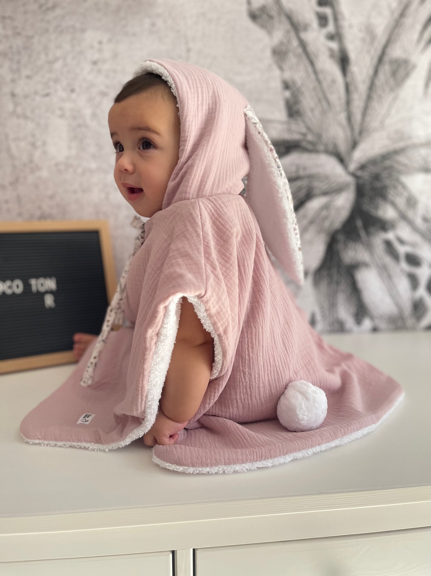 Poncho RaBBit Rosa empolvado